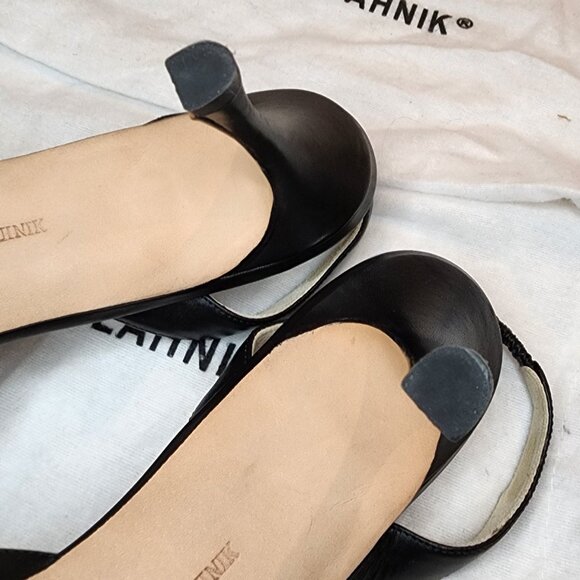 Manolo Blahnik | Carolyne Mid-Heel Slingback Pump - Picture 10 of 10